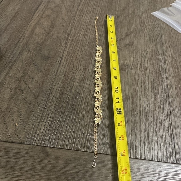 Vintage Lisner Maple Leaf Faux Pearl Necklace Open Work GoldTone - Picture 7 of 12